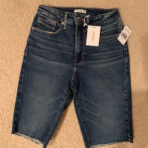 Good American The Bermuda Jean Shorts